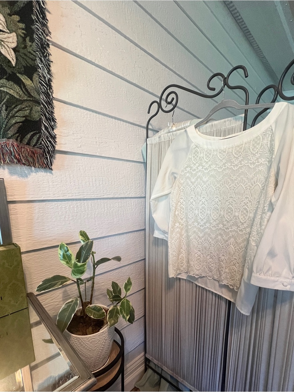 H&M White Lace Sleeve Blouse